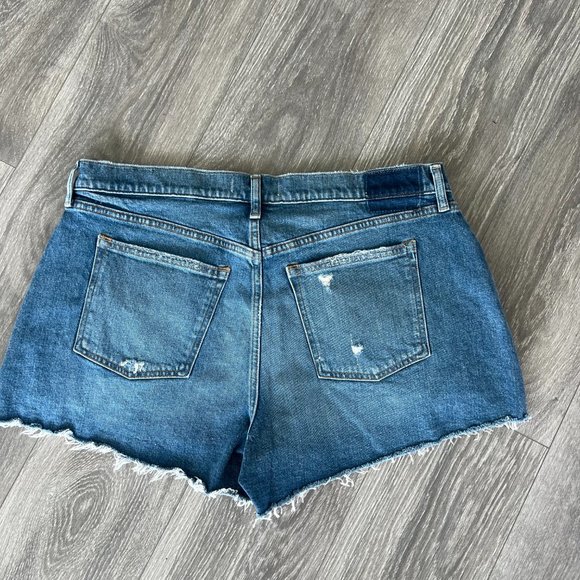 Abercrombie & Fitch - Curve Love Mid Rise Mom Shorts - Size 33 - NWT - Picture 2 of 4